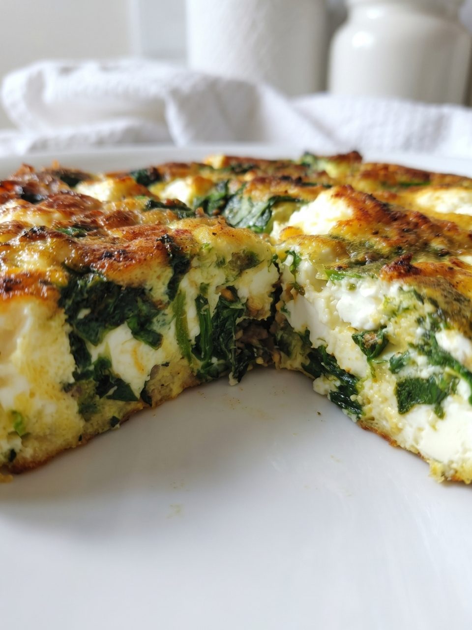 Frittata ze szpinakiem i fetą - zaczynam na patelni, kończę w piekarniku i o wpół do dziewiątej mam gotowe śniadanie