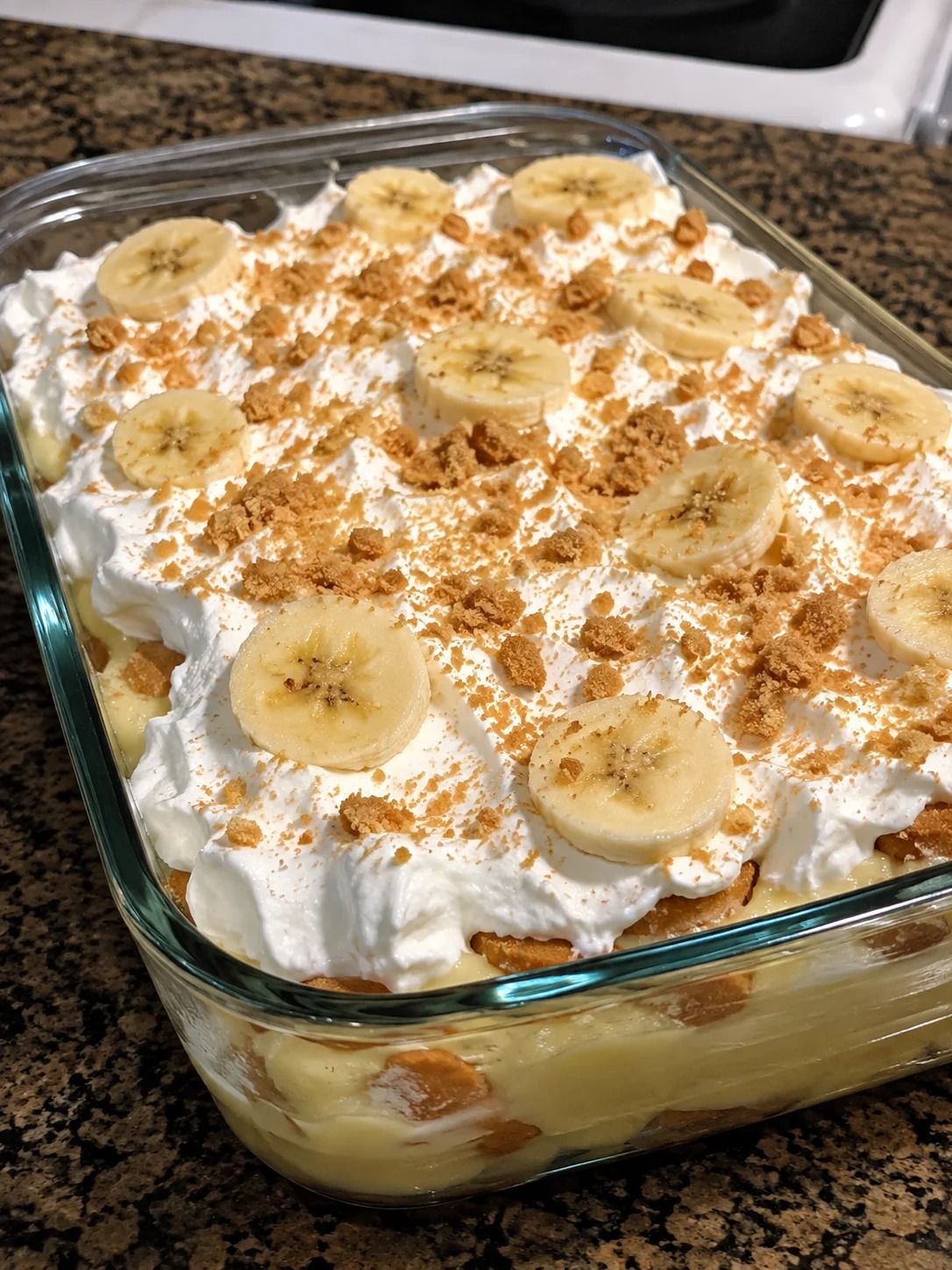 Pudding bananowy z herbatnikami - stoi noc w lodówce i sam robi się kremowy, a rano nie ma po nim śladu