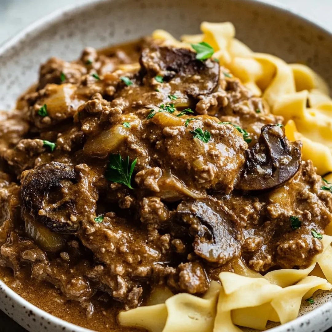 Stroganoff z mielonej wołowiny z pieczarkami - gotowy w pół godziny, a garnków do zmywania tylko dwa
