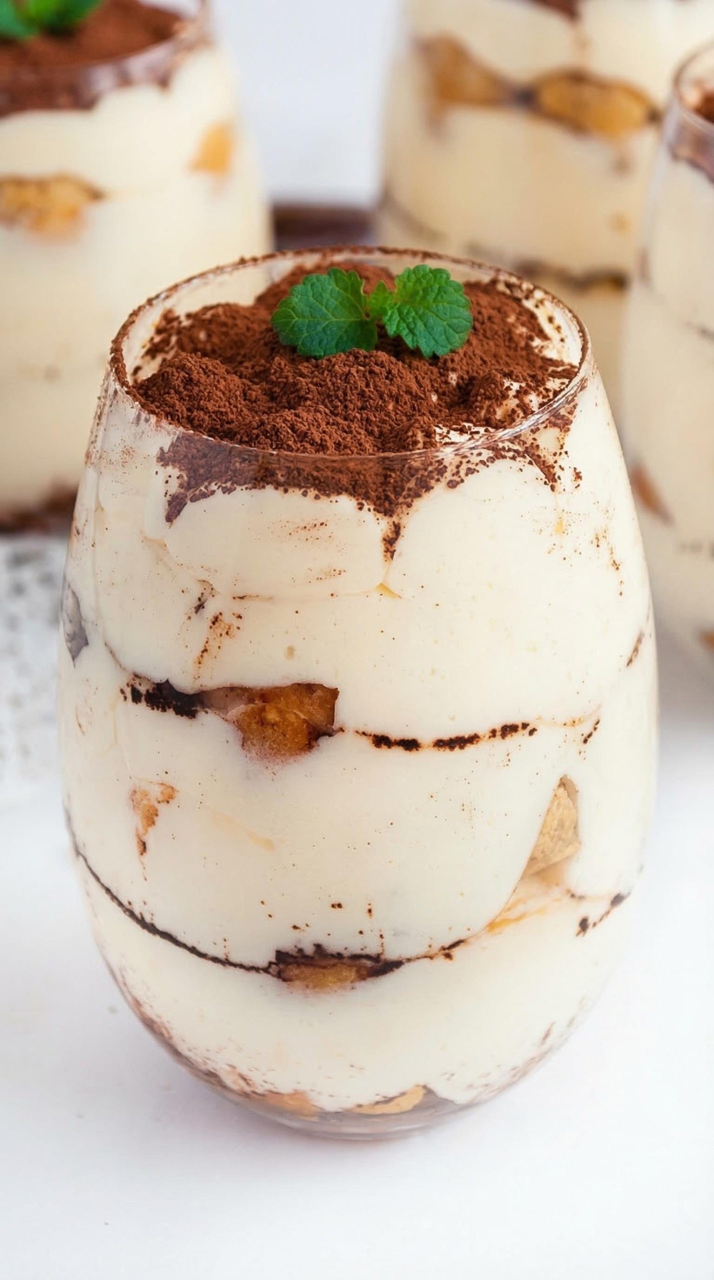 Tiramisu w pucharkach - bez pieczenia, robota na 20 minut, a goście pytają, gdzie się tego nauczyłam